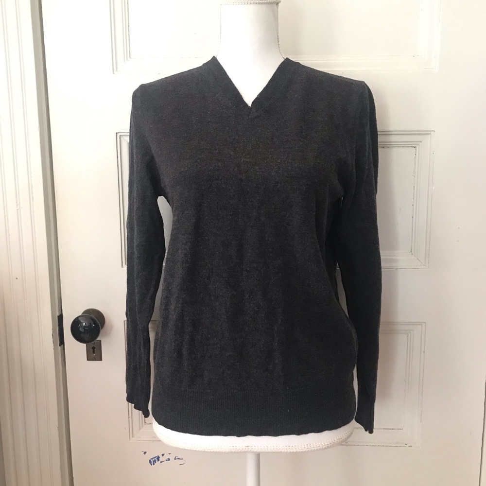 Gap Minimalist Charcoal Gray Italian Merio Wool V Neck Pullover Sweater